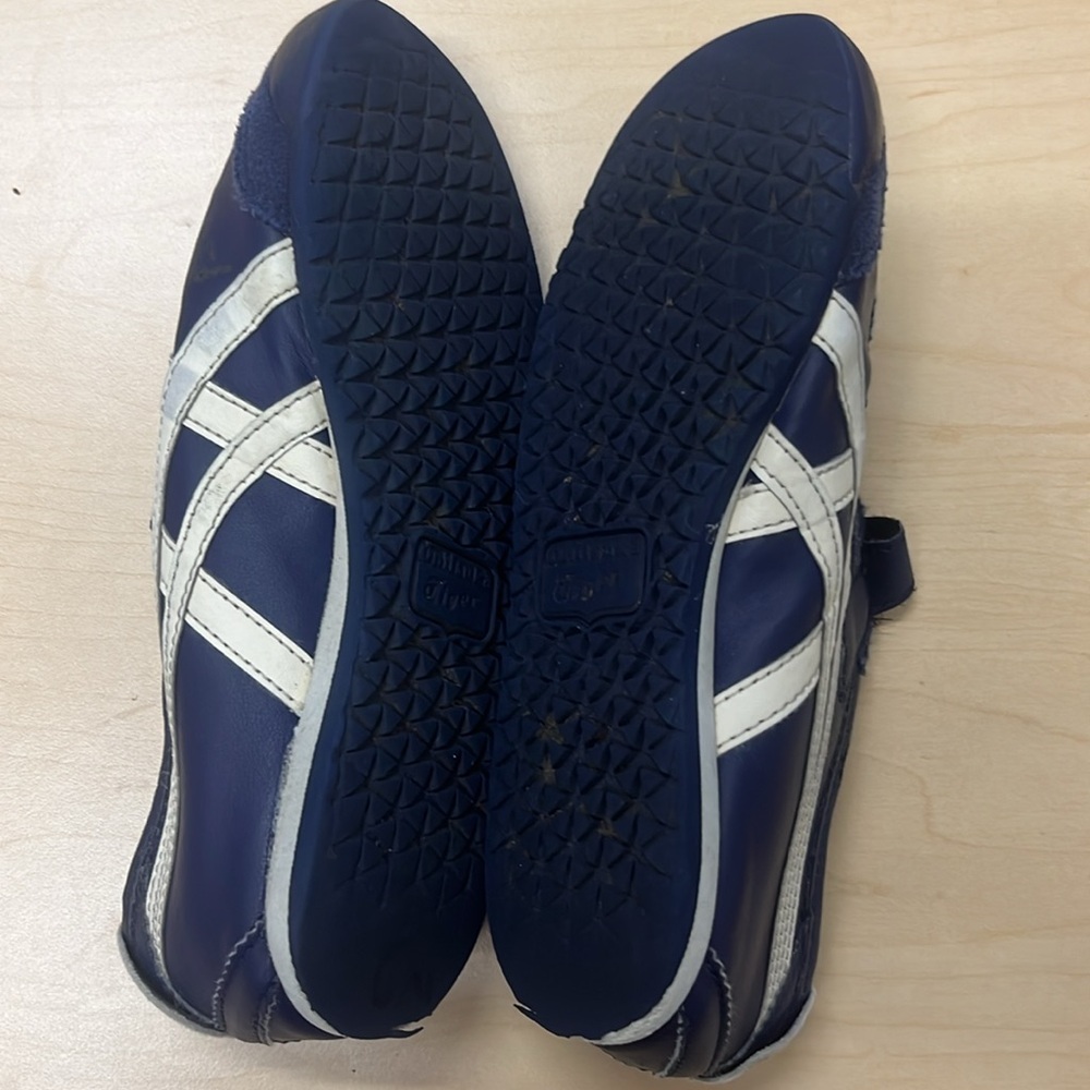 Kids Asics  Onitsuka Tiger Blue Athletic Shoes.  Kids 13 - Picture 4 of 5